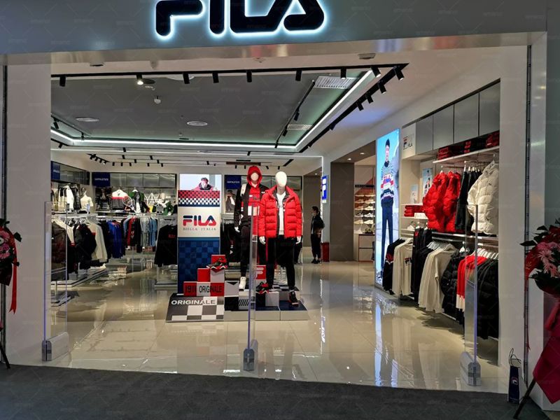 Le magasin de la marque de vêtements FILA installe l'antivol sonore et magnétique AM9800